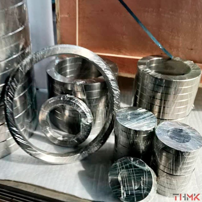 Фланцы титановые